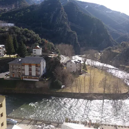 Nadal Apartamento Llavorsí